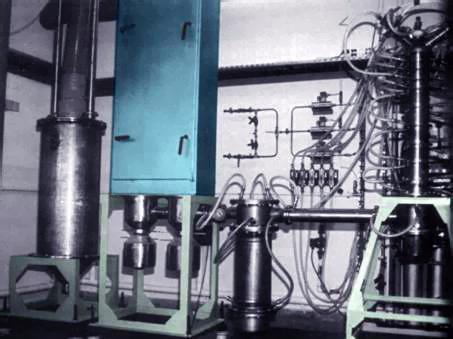 THREE JET REACTOR-EQUIPPED PLASMA GENERATOR